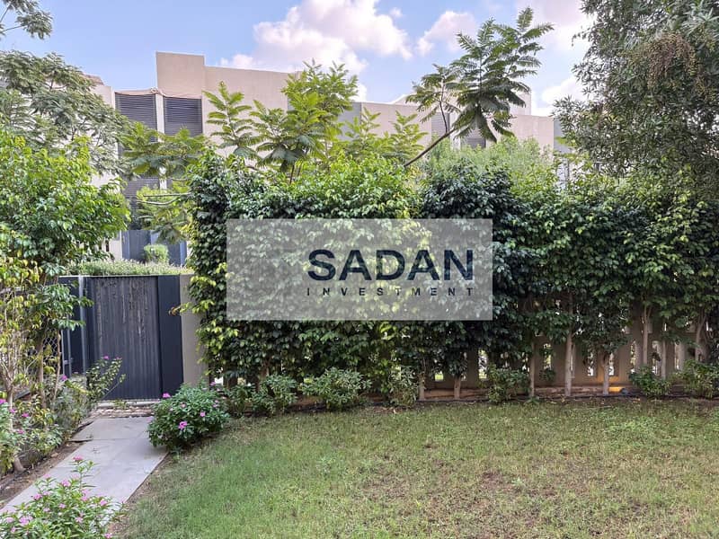 2 09d8565e-b67c-44da-8185-54f2b41c831e. jpeg