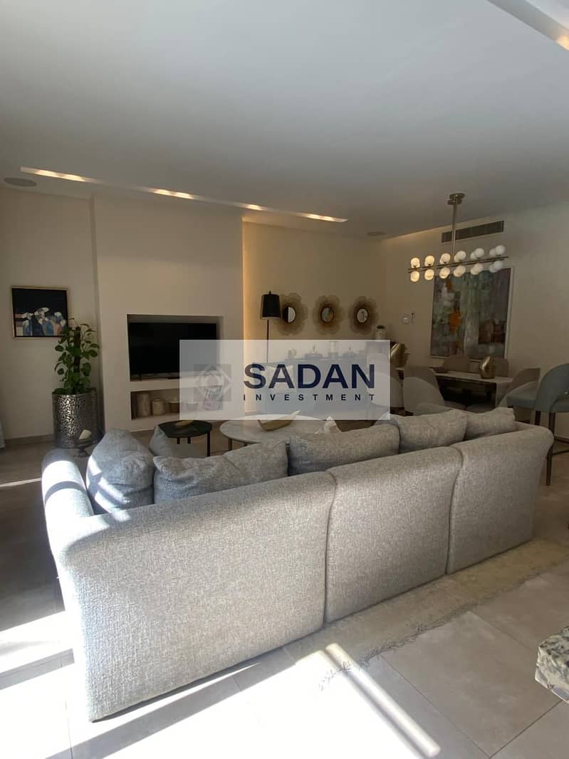 2 35671cb2-574b-45b8-bf1e-40ec681530d9. jpeg