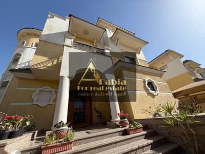 5 Bedroom Villa for Sale in New Cairo, Cairo - WhatsApp Image 2025-12-14 at 1.29. 58 AM. jpeg 5 Bedroom Villa for Sale in New Cairo, Cairo - WhatsApp Image 2025-12-14 at 1.29. 58 AM. jpeg