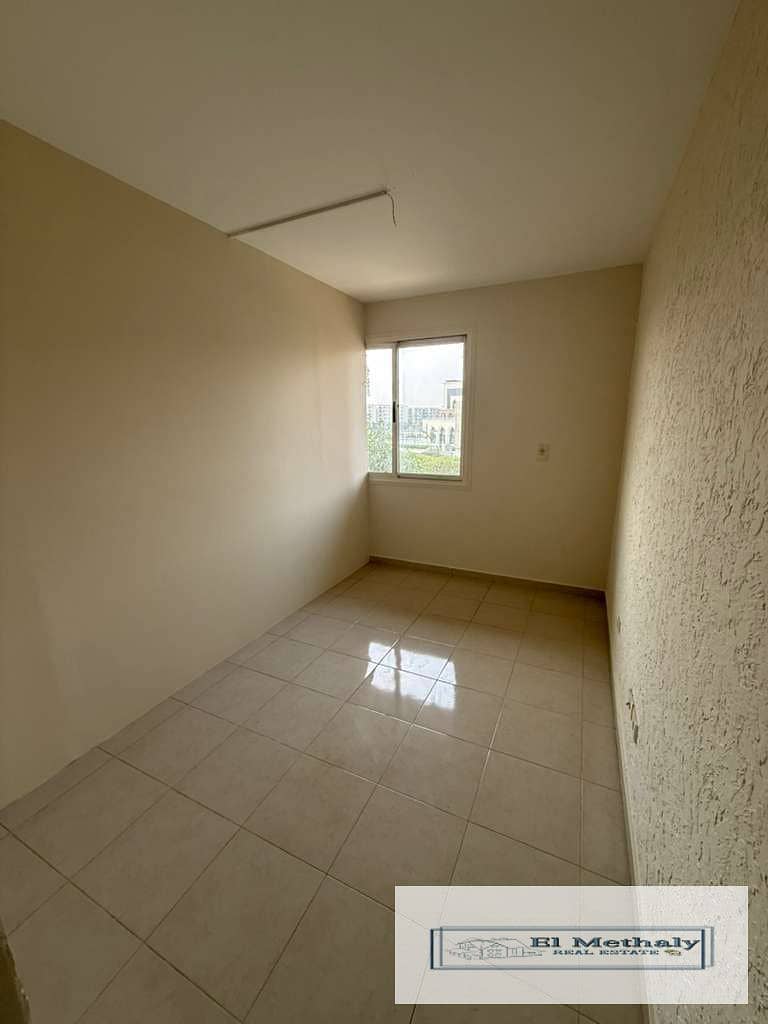 8 e56e6b67-dbd3-4ae1-bad5-1f568844f30d. jpg