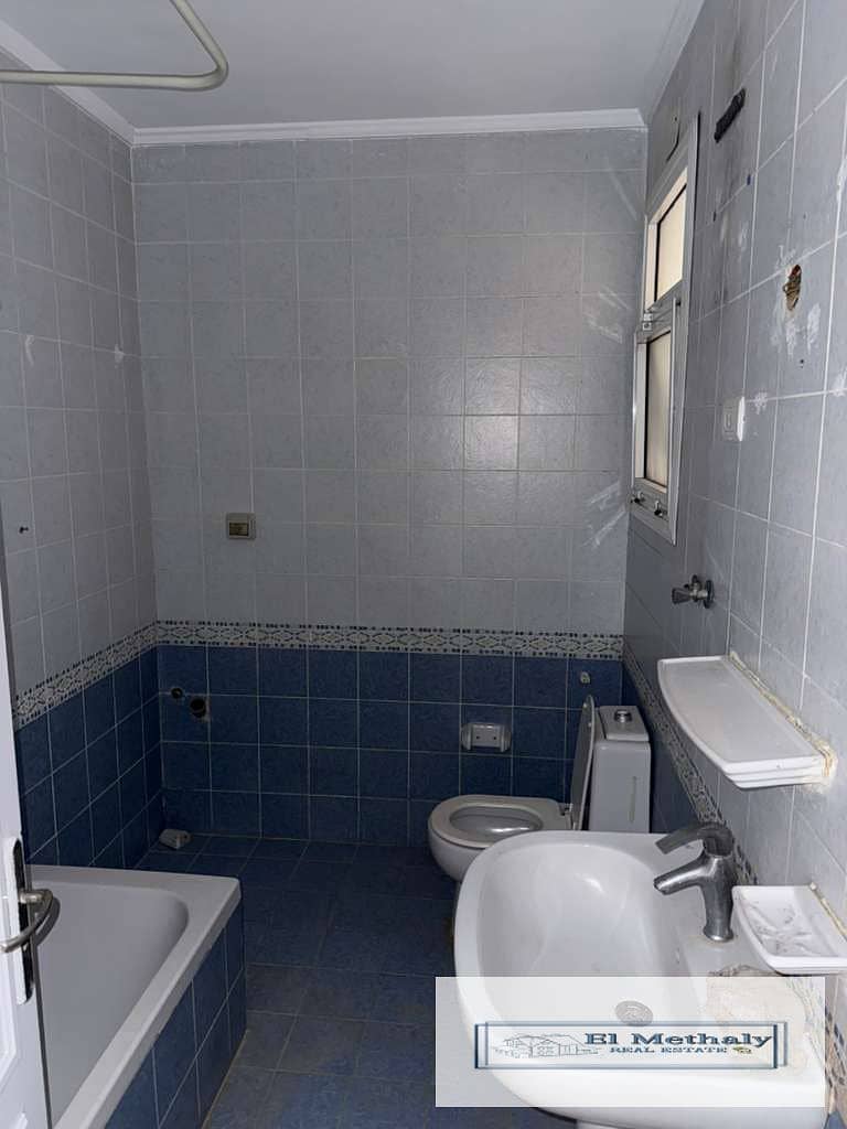 12 43fd74b3-9881-453e-a7c7-48770eb0066f. jpg