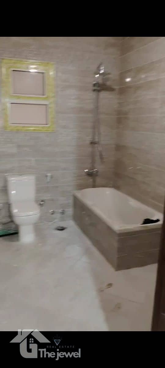 10 03a172dc-b491-45d0-8c6f-79783b5ce456. jpg