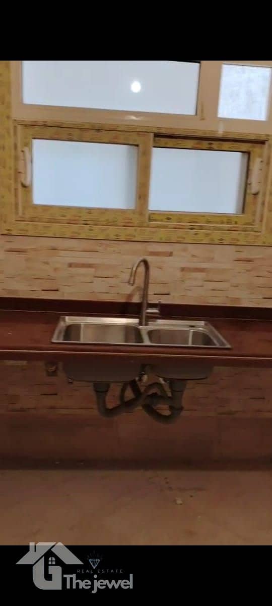 14 d7f908cb-76da-4cf2-b7e7-a15435f23b5a. jpg