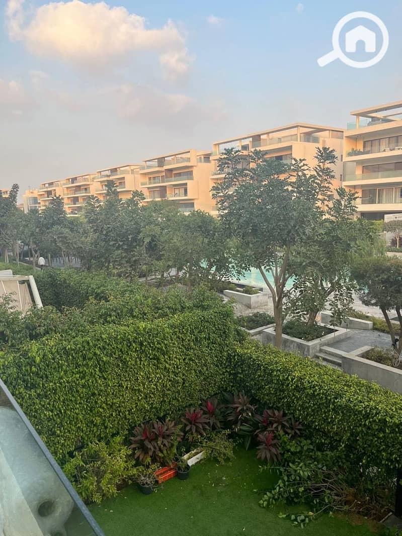 10 14305eed-b924-4f16-bb1e-6ac9d27e8259. jpeg