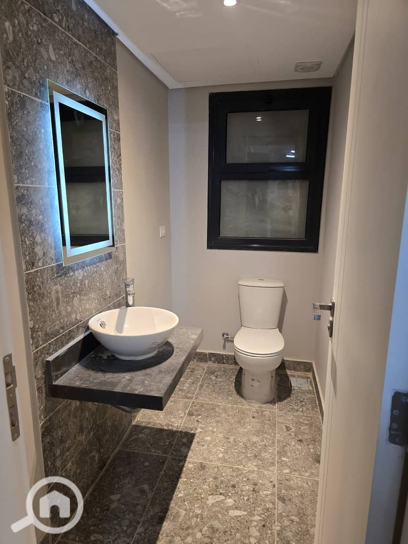 8 ea72487f-9e4c-4af6-aba1-5abe2c24b70c. jpg