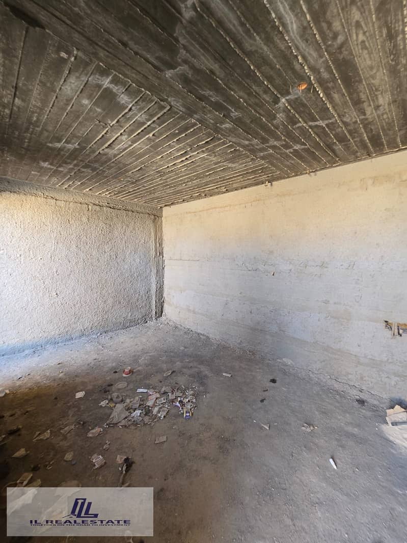 13 e39bbc40-6eb7-41c8-b916-e99156a73c92. jpg