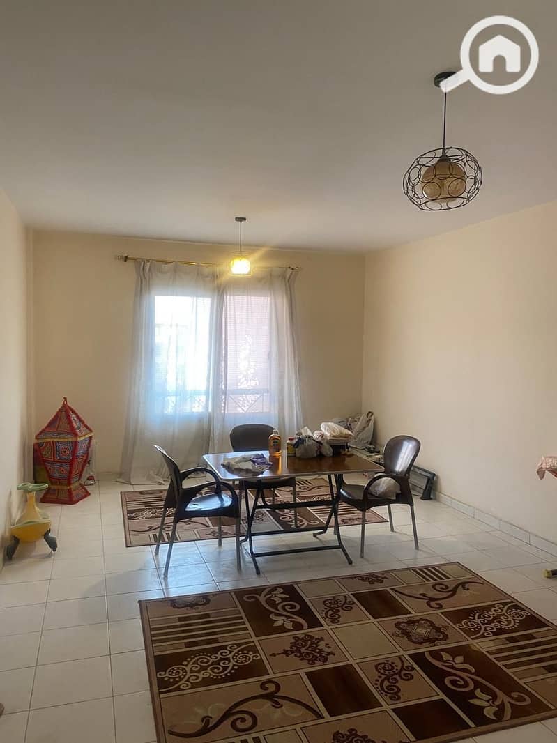 2 992c8eec-11cd-48c6-b64d-bc067b8c5db7. jpeg