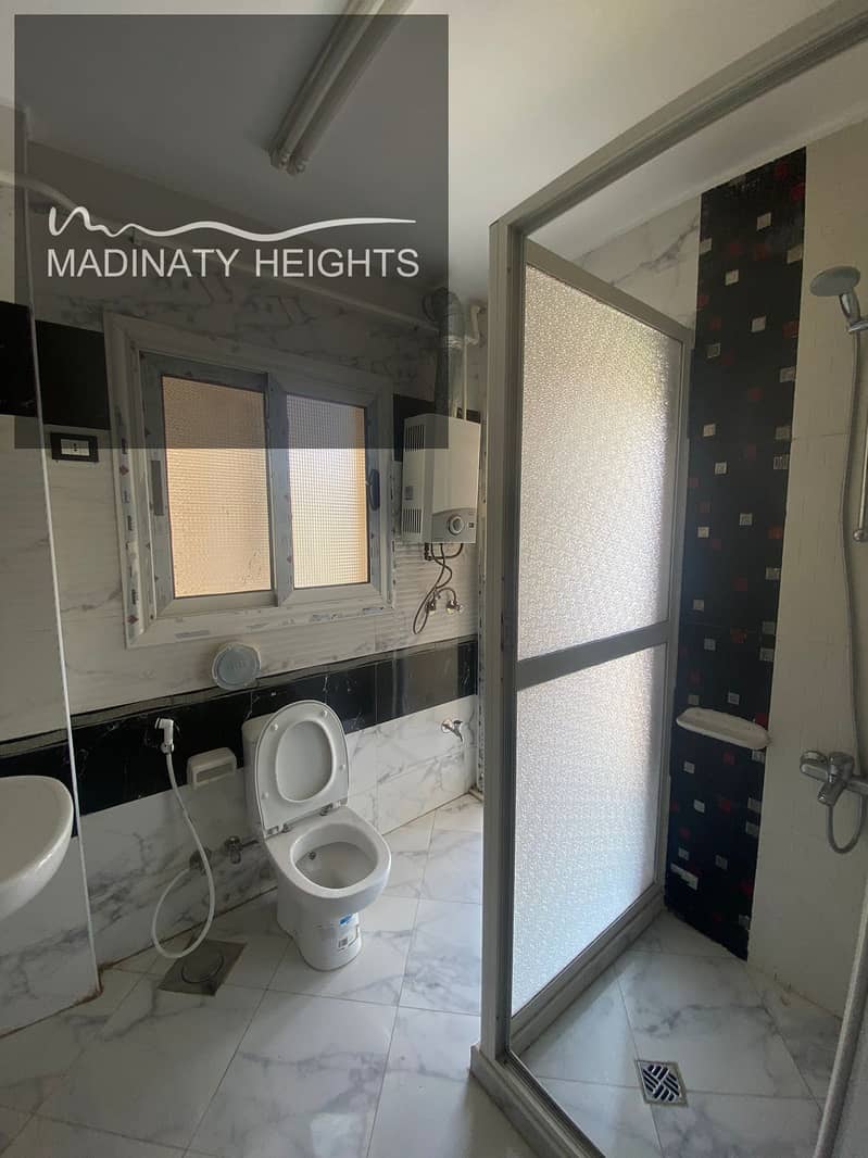 18 WhatsApp Image 2025-12-13 at 14.06. 31_bc3ce6f4. jpg