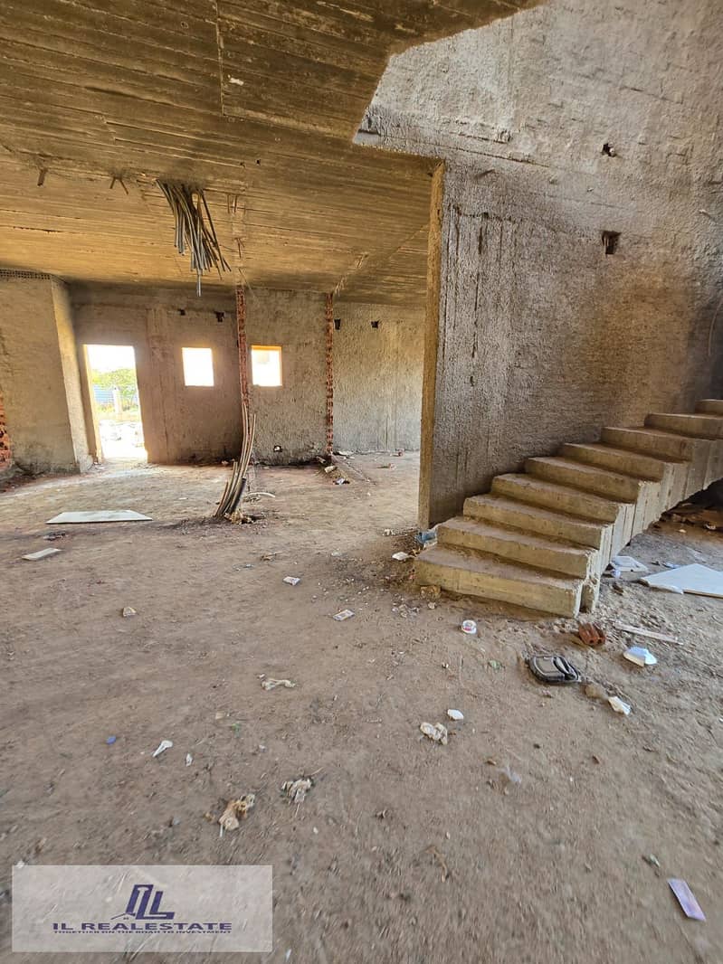 8 23f0d3ea-8db2-452c-8fba-9a89522ee30e. jpg