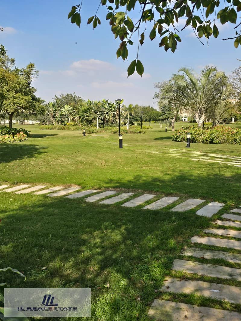 10 c52fd923-21a3-442d-bbd0-264bc2be2322. jpg