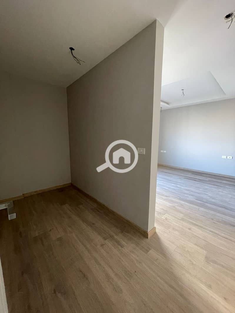 6 WhatsApp Image 2025-10-07 at 11.52. 53 AM (3). jpeg