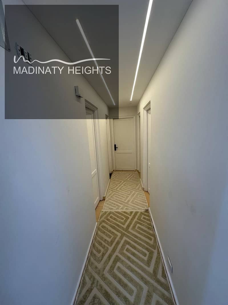 29 WhatsApp Image 2025-12-13 at 14.08. 35_679fc77c. jpg