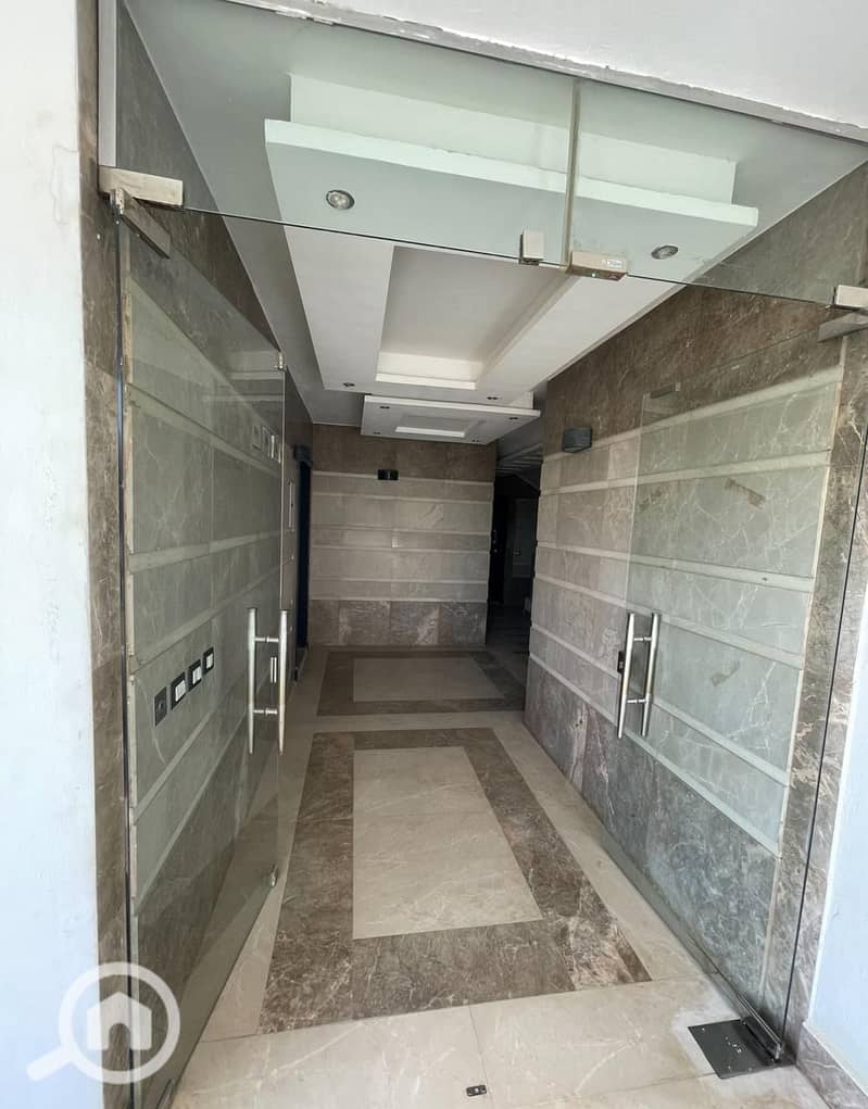 2 WhatsApp Image 2025-12-14 at 16.43. 24 (1). jpeg