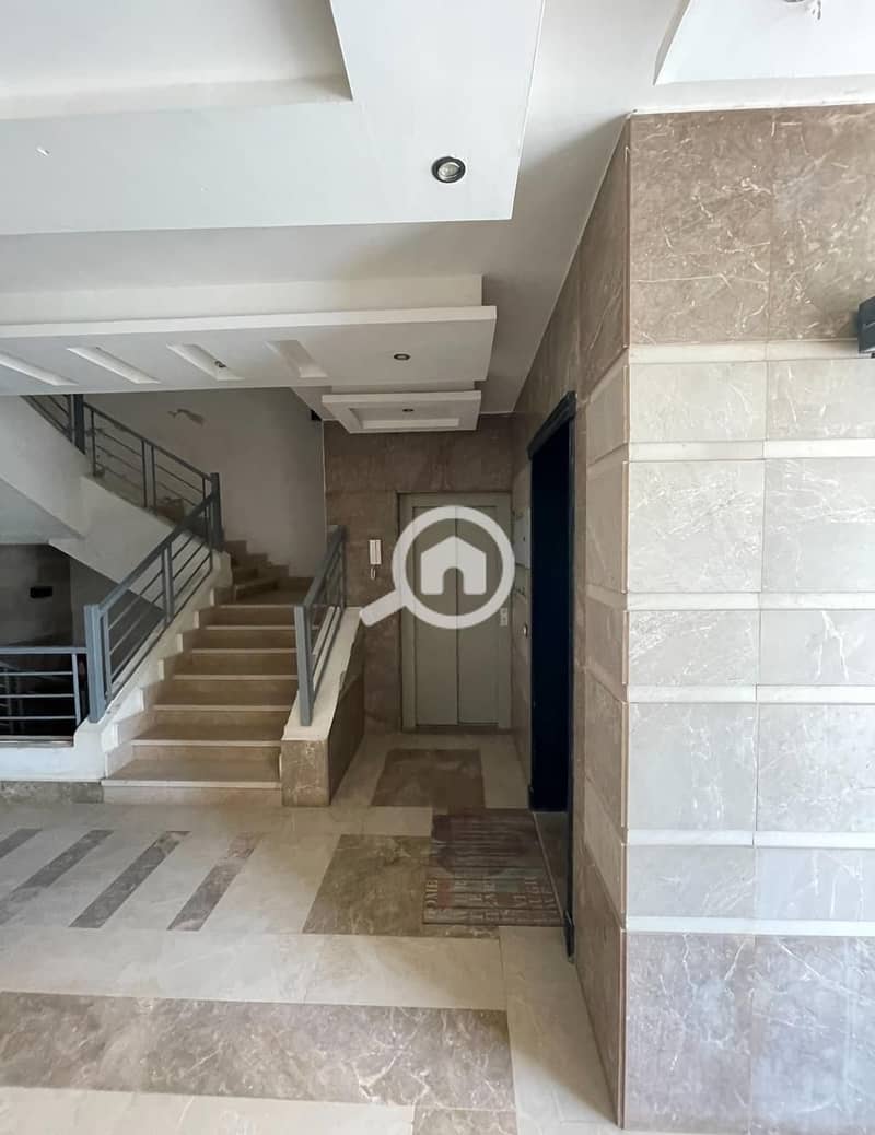 4 WhatsApp Image 2025-12-14 at 16.43. 25. jpeg