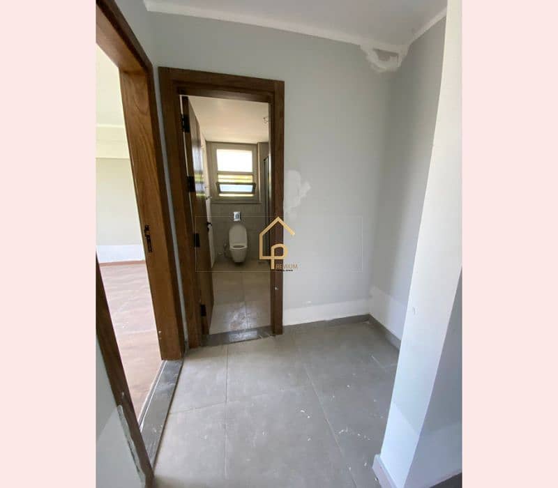 6 WhatsApp Image 2025-10-23 at 2.15. 34 PM (2). jpg