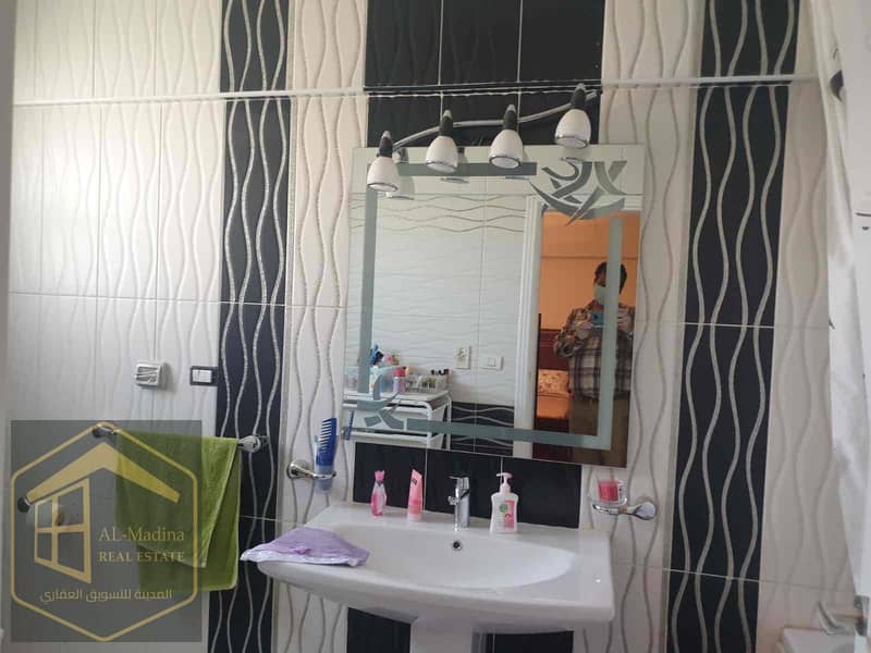 10 b6bb91f2-7b72-45d0-bd18-f60b30bd1c0f. jpg