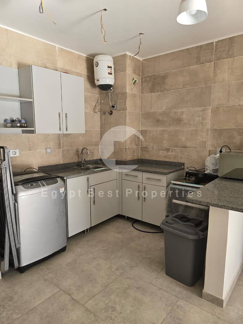 10 e0c8c632-ba50-413a-9455-cbfa46d97356. jpeg