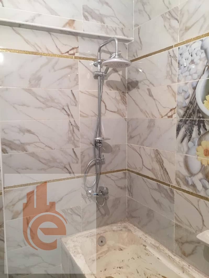 8 e987cb08-b452-4d1a-b487-2305f85b18cb. jpg