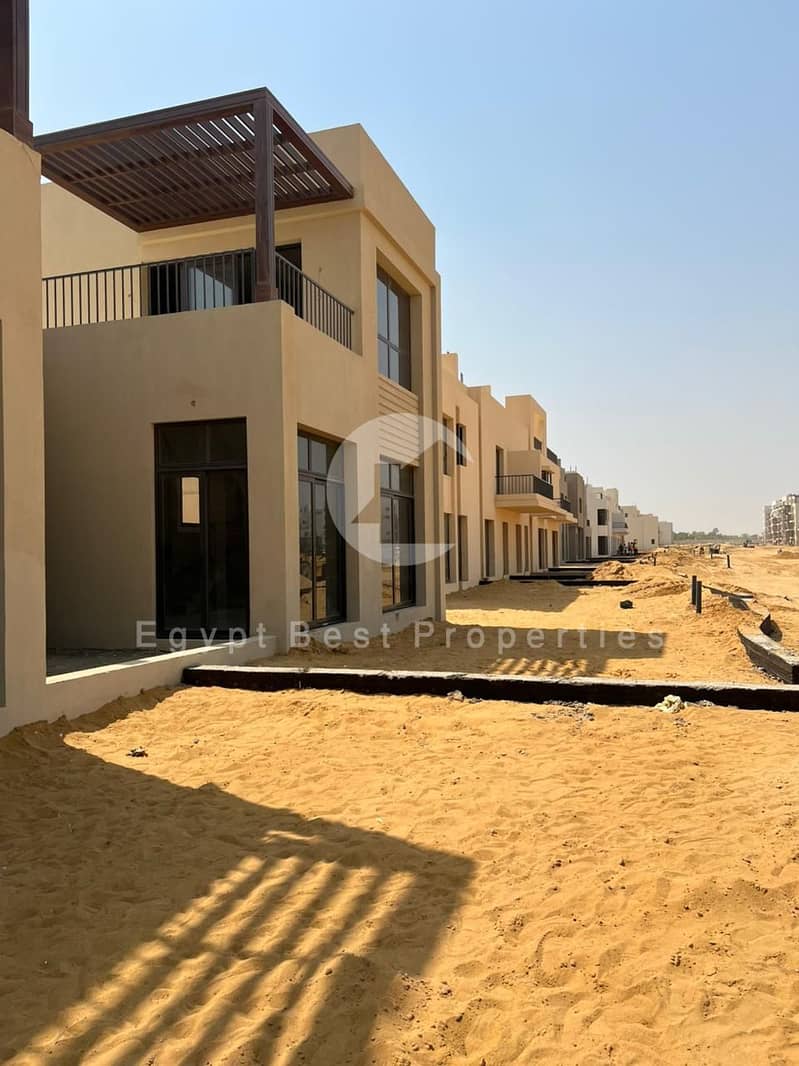 2 WhatsApp Image 2025-09-28 at 11.44. 32_20157269. jpg