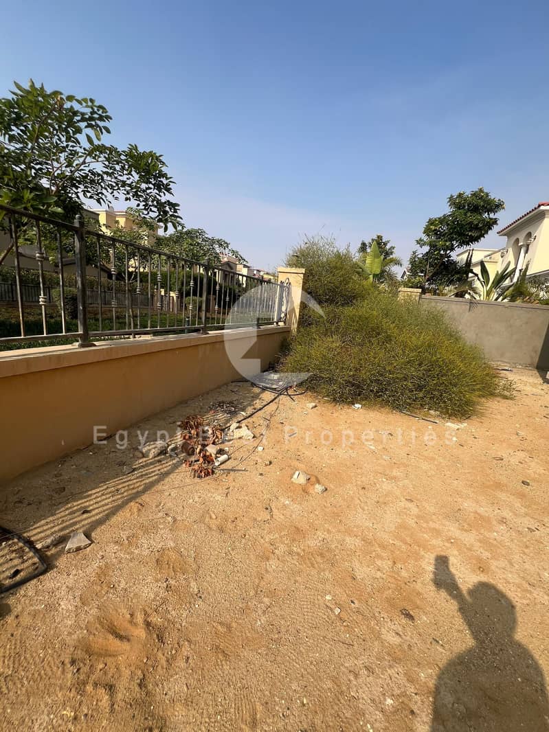 8 5767e1a5-915d-41f9-93c4-6703fc8557bb. jpeg