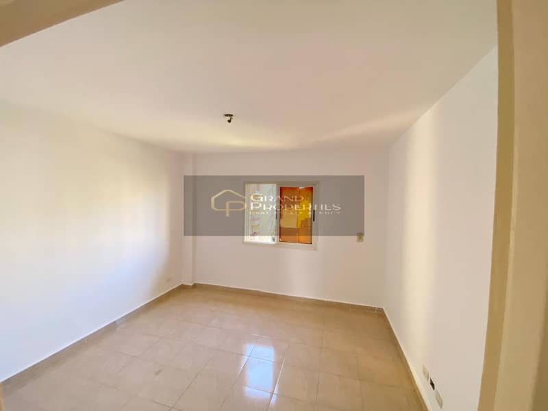 4 a7a9f3b1-2e49-4224-8d73-a5a1a53ce492. jpg