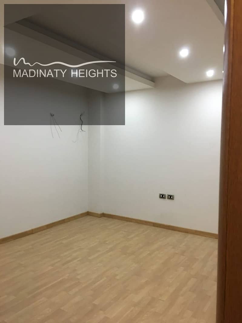 2 WhatsApp Image 2025-12-14 at 16.21. 27_dad8d677. jpg