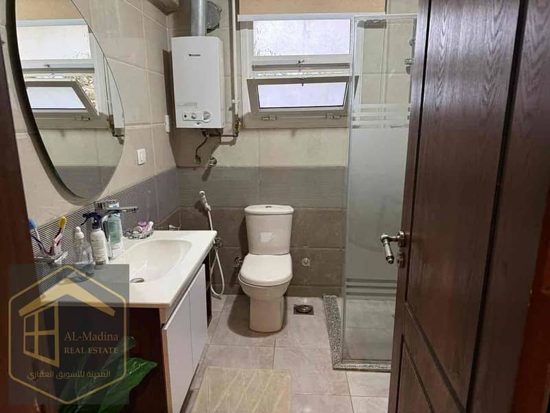 4 9ae53544-2af7-420e-a0f2-5aee47a1cb23. jpg