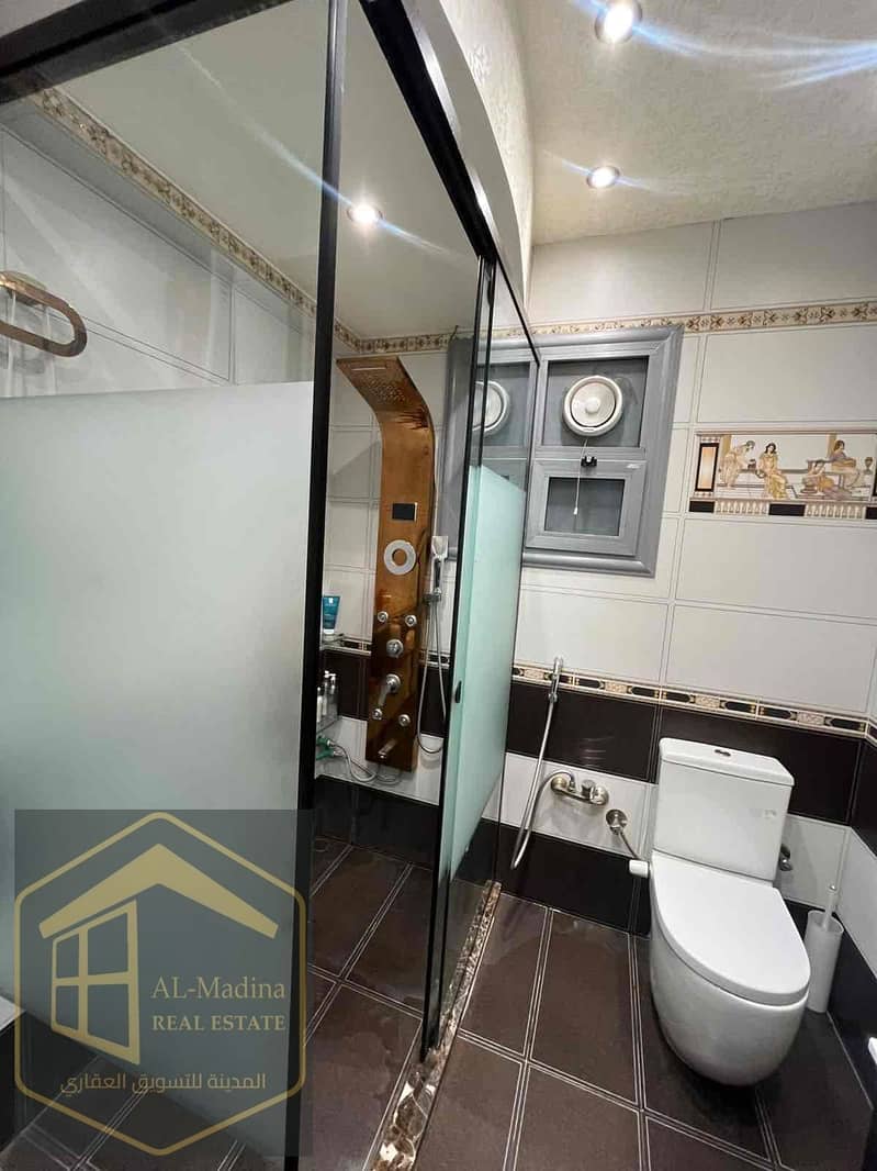 7 b0eba6ff-5764-43a7-b60b-aee425418df4. jpg