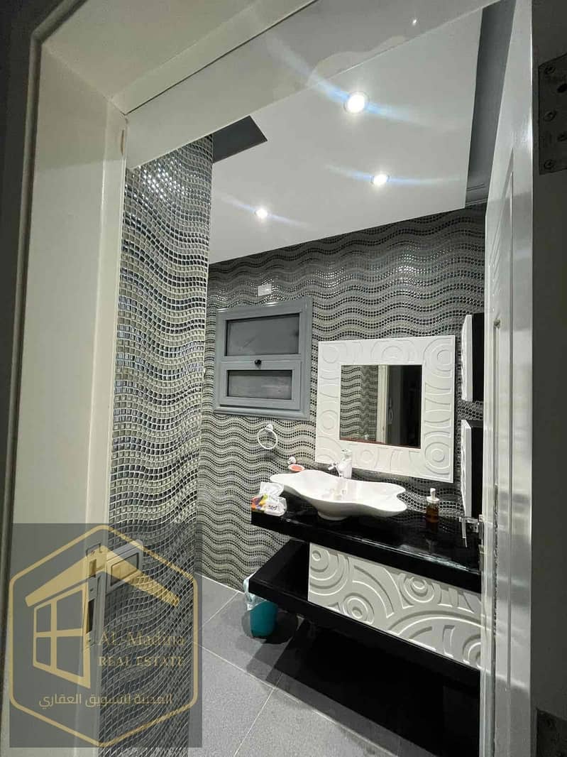 8 08125b07-5c71-4de3-af19-4e3204aaf8a4. jpg