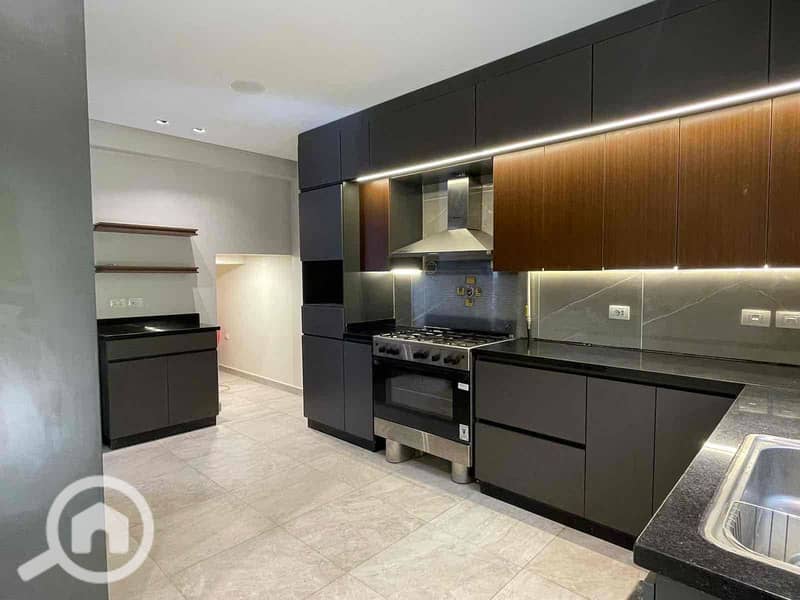 4 13d309fe-95b2-4e74-96d4-6dfff1c8fc25. jpg