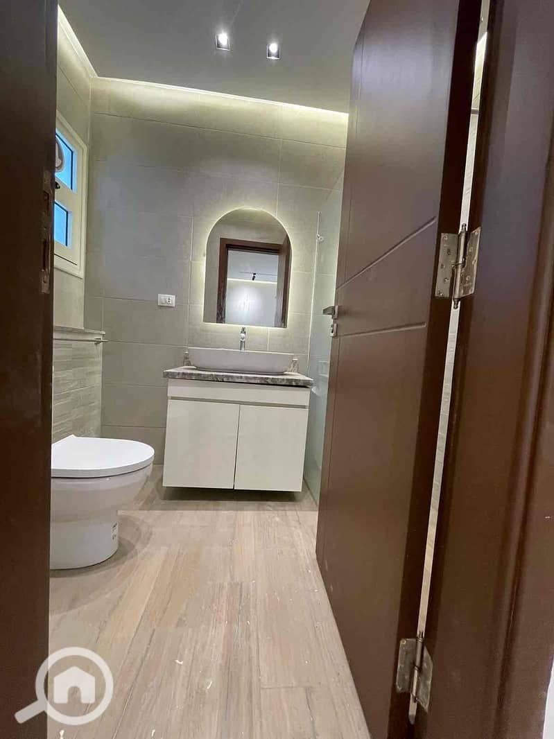 9 b04198cf-7e5b-4f7d-a1d0-27104a8c2fc1. jpg