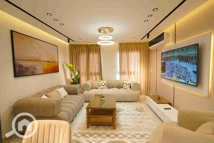 1000504582. jpg 1000504582. jpg