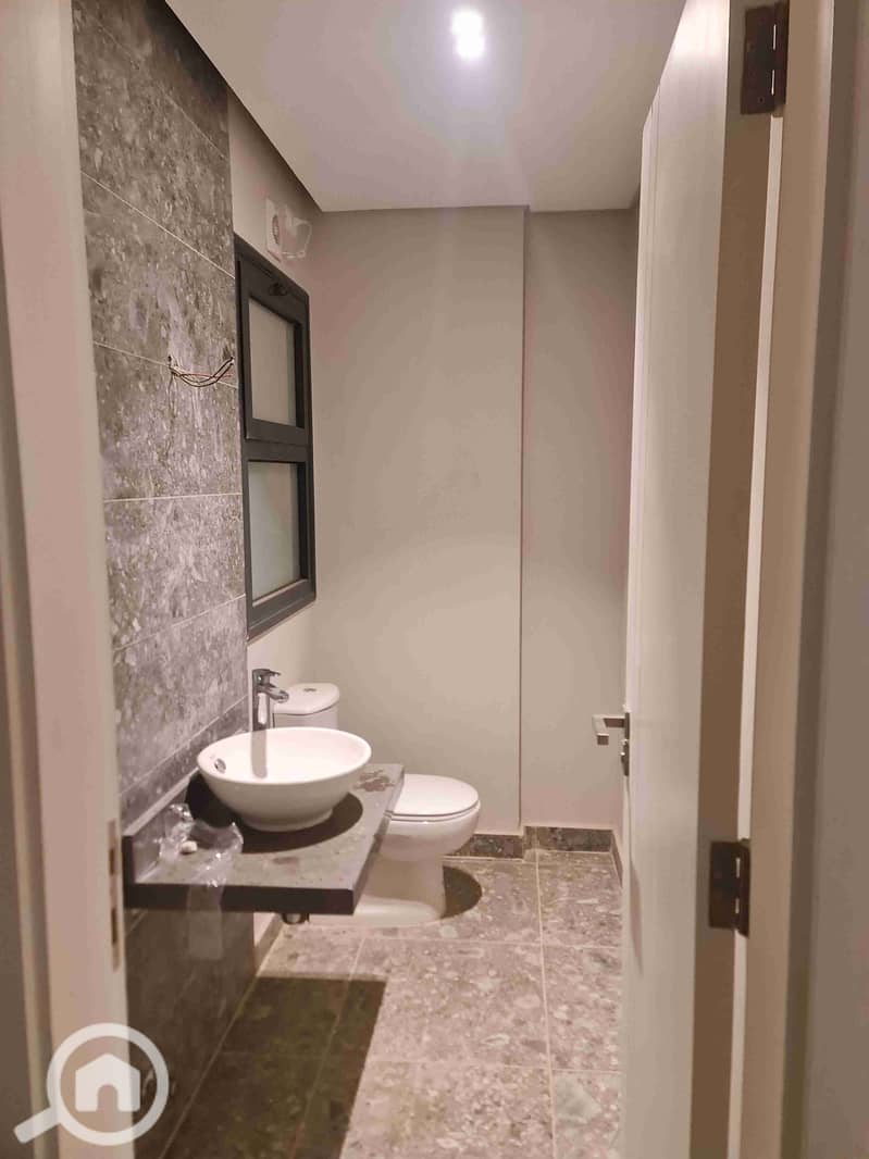 15 20251117_173429. jpg