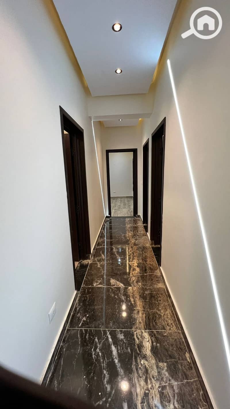 3 23f248f2-61a4-4a27-bd7d-76a44c94f50d. jpeg