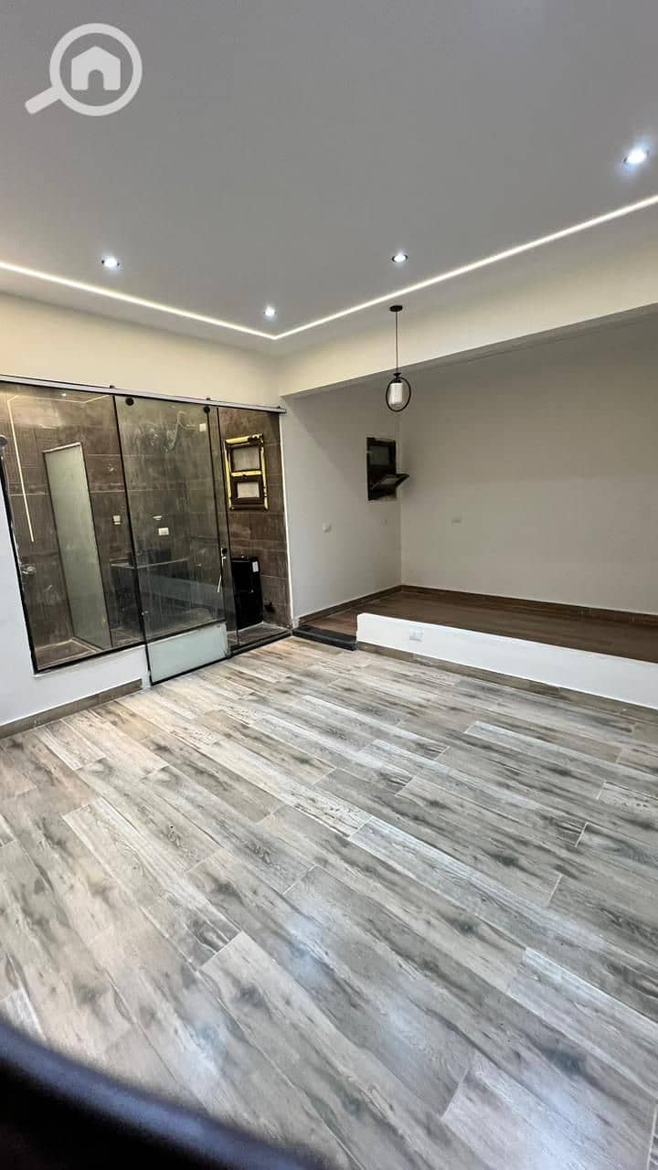 10 008cf3e3-c7bd-4beb-8b0b-029530006cc7. jpeg