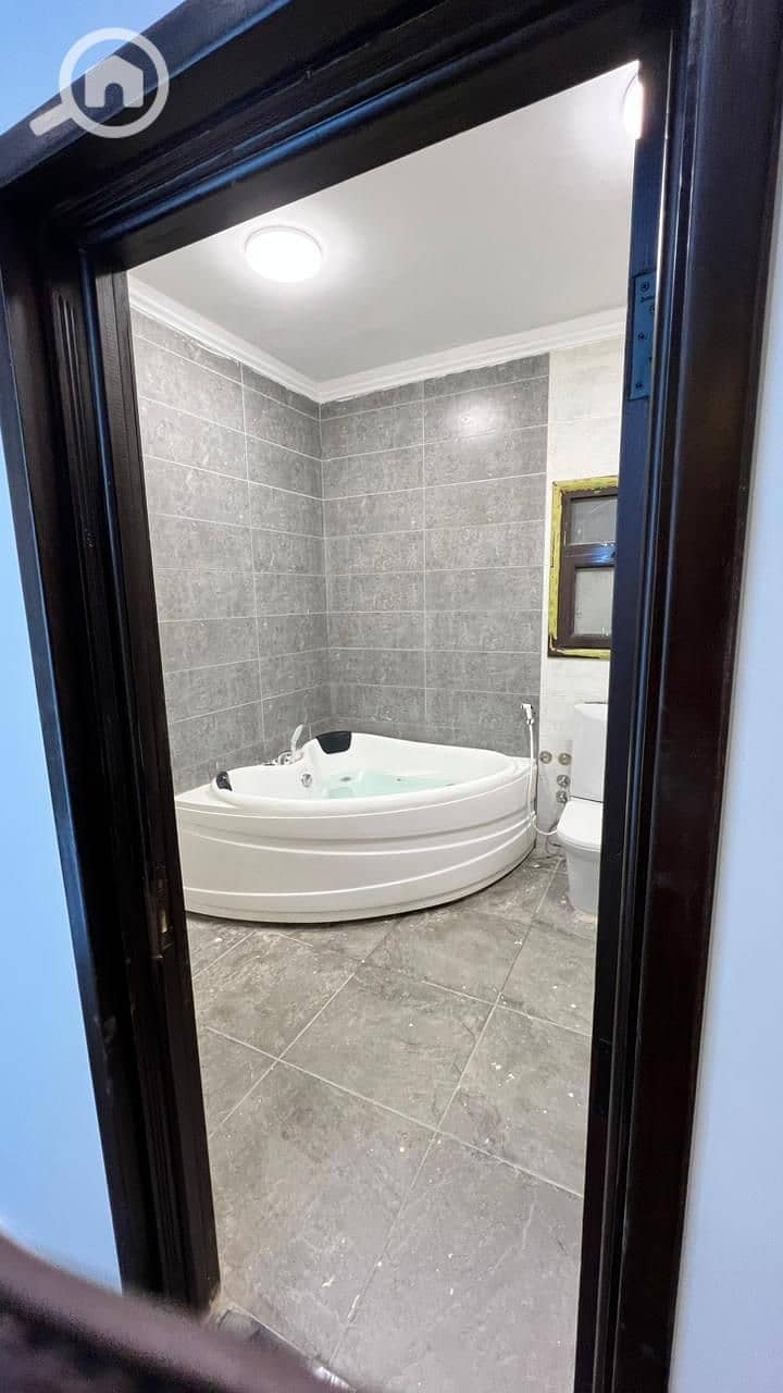 13 d6e585b4-5944-4b0d-9feb-5a4dd1a6a145. jpeg