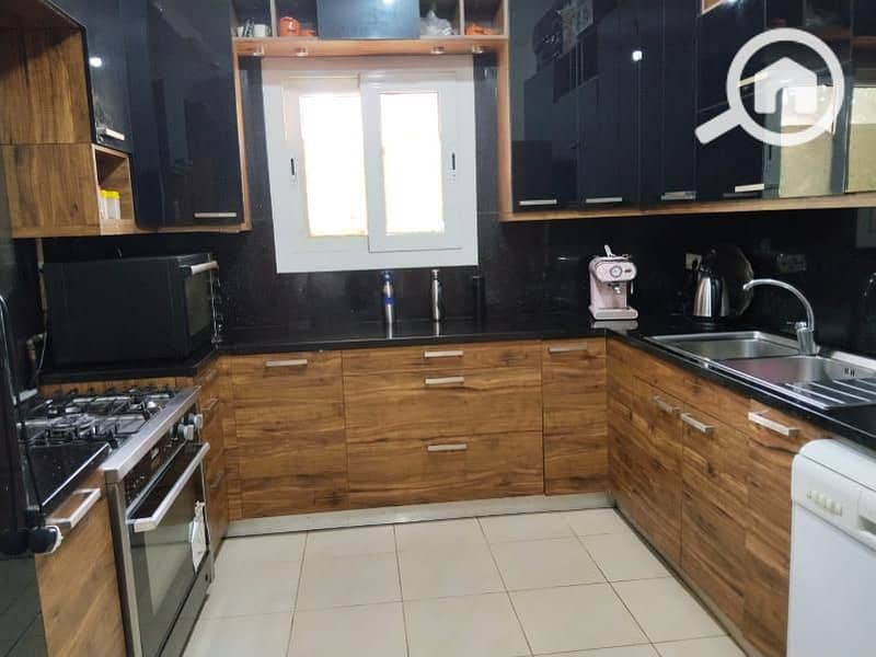 5 4fe10f89-2b27-4798-8d01-e7a19d8dd269. jpg