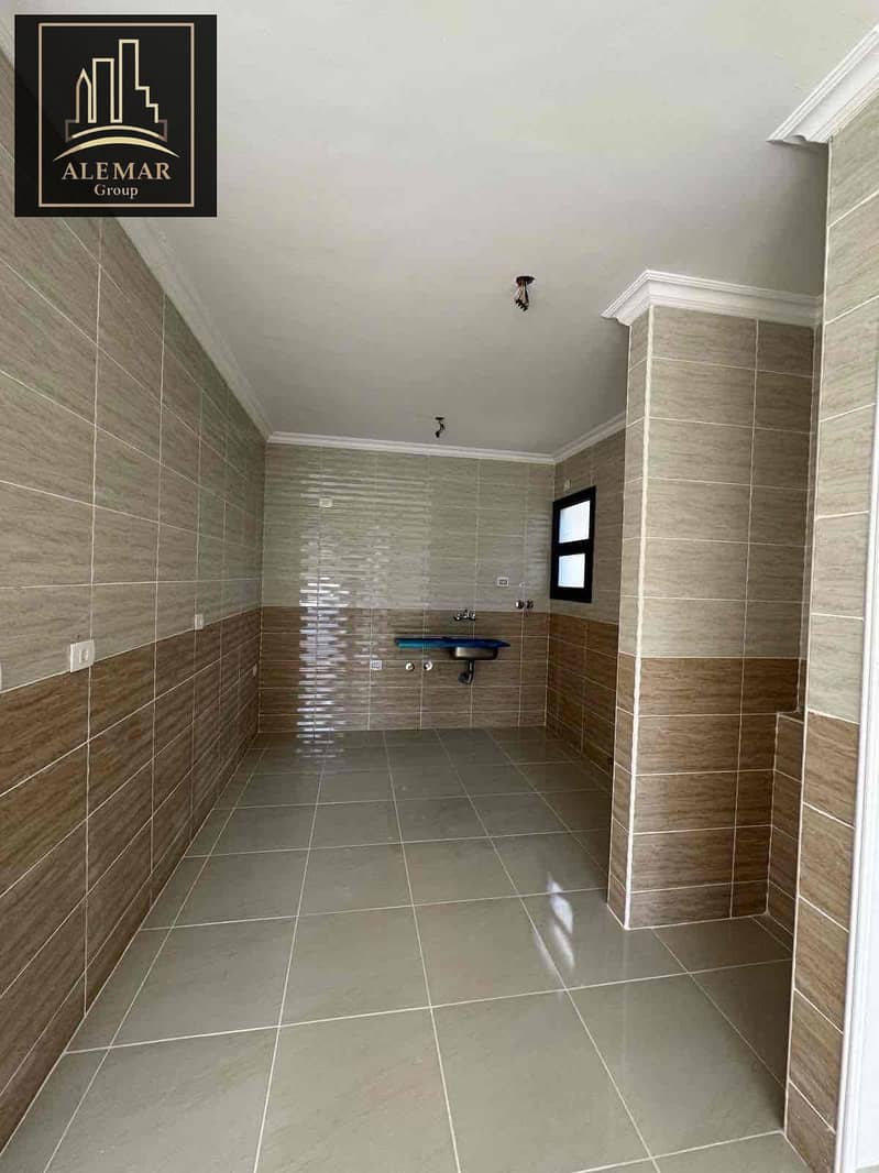 3 f8bdabb7-a65d-472a-aedb-944d421944c6. jpg