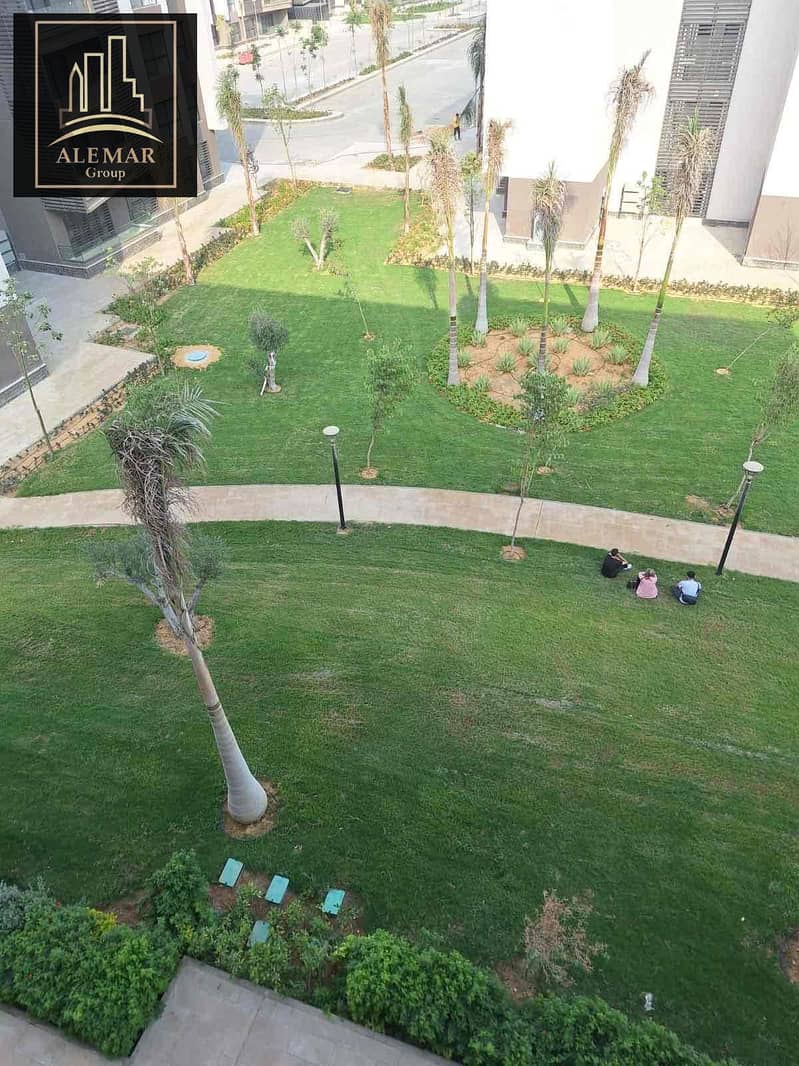 4 5157cfc1-b374-42e1-bf7e-f6dc9c9df721. jpg