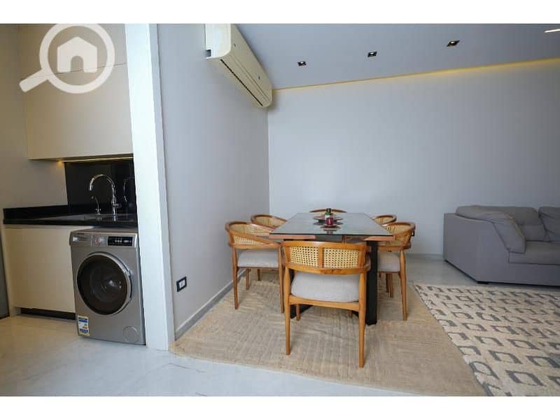 4 7a0881ca-d801-4c20-a9ef-4bc41d1e8e9c. jpg