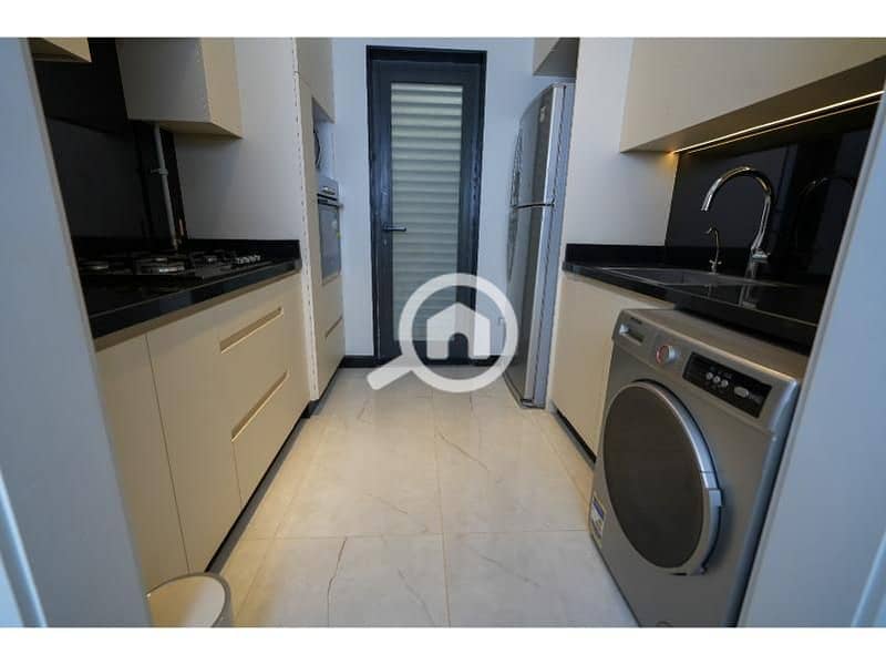 12 e98698d2-86e1-4e3f-9c19-169cefd58b1d. jpg