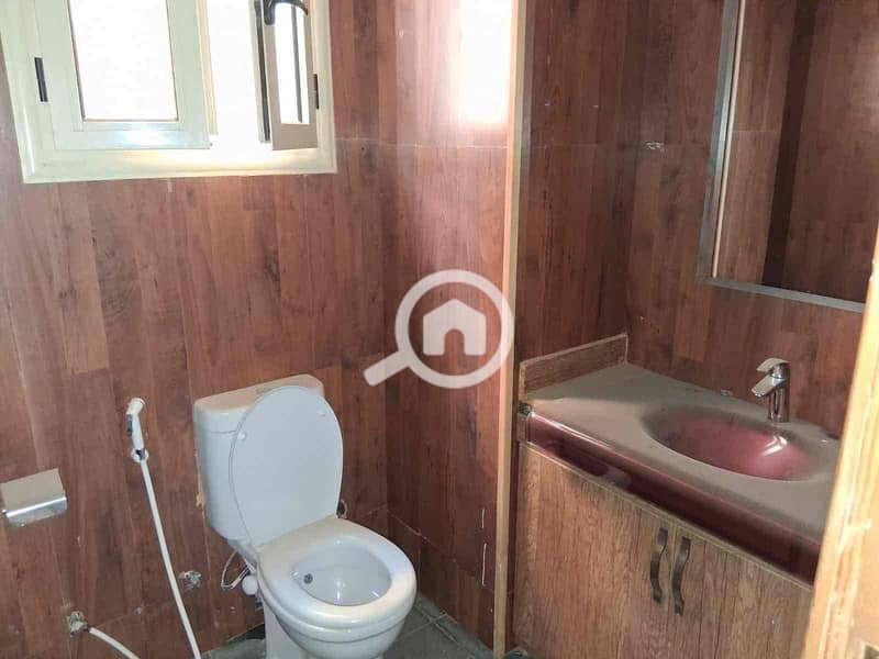 2 087a52c4-52d1-4f6c-9ea9-ebf2679c4218. jpg