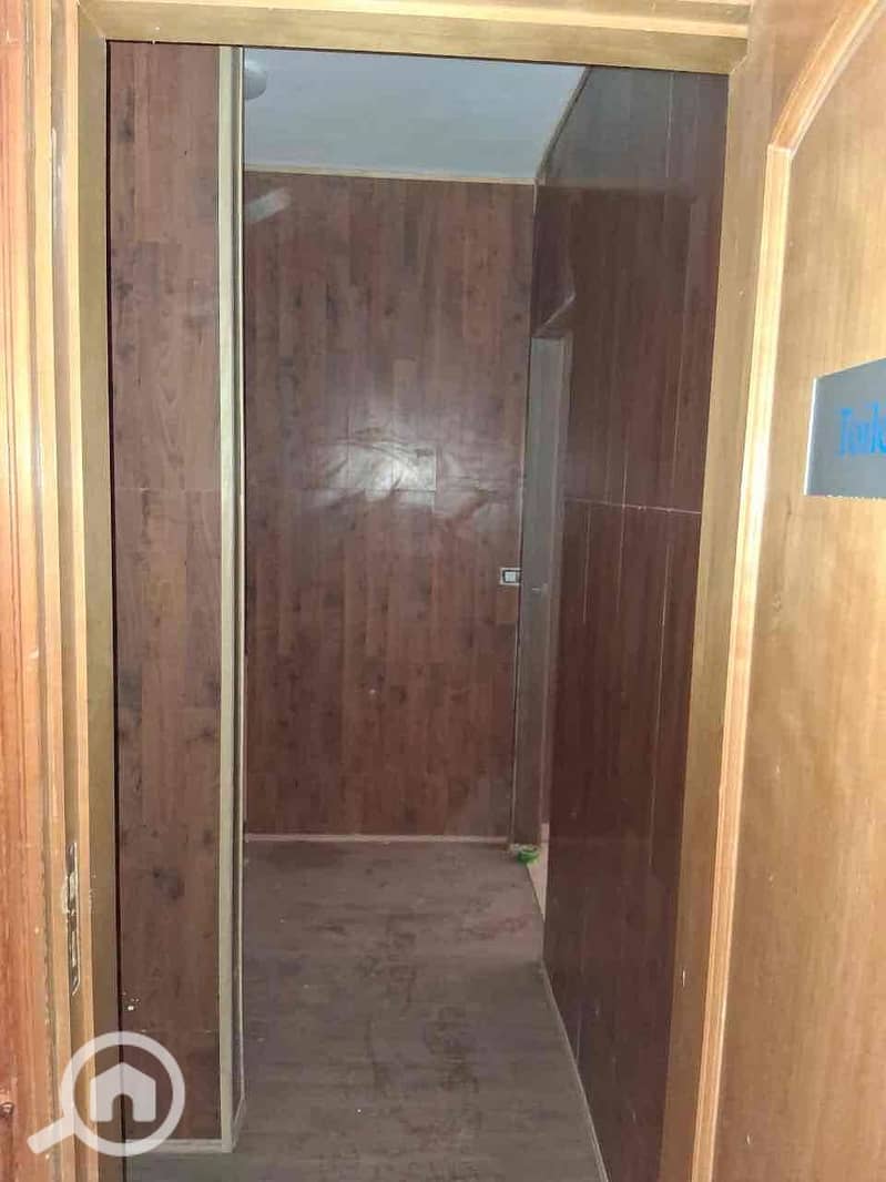 10 f036f85f-d5be-4a88-916f-58ad26ab0b36. jpg