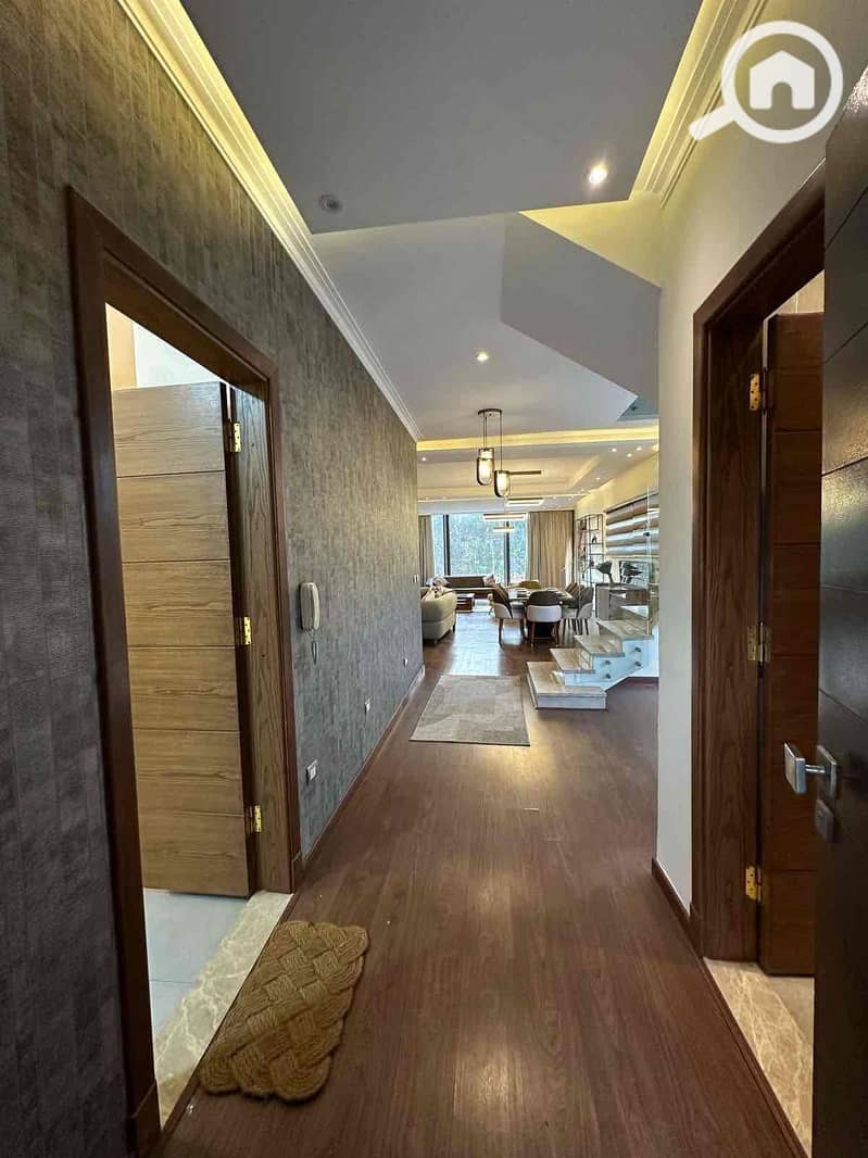 12 93198a7c-be94-448a-bfb2-4080e8c3f91c. jpg