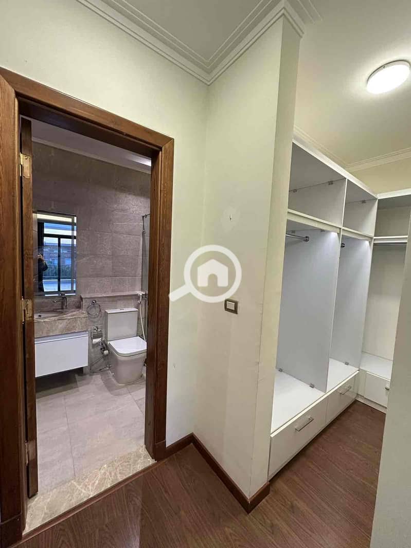 21 feaba638-4764-4977-bd69-aeb9420e6ee3. jpg