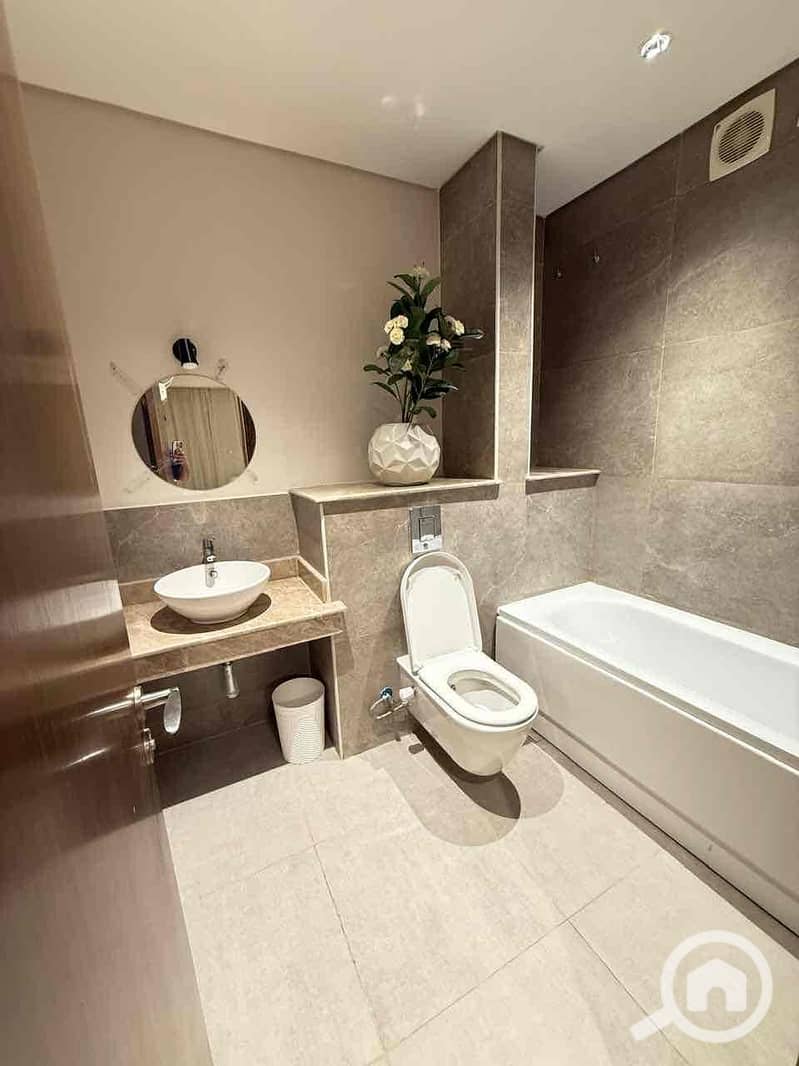 10 020fd5d9-5264-448d-96ac-a3c8a0290261. jpg