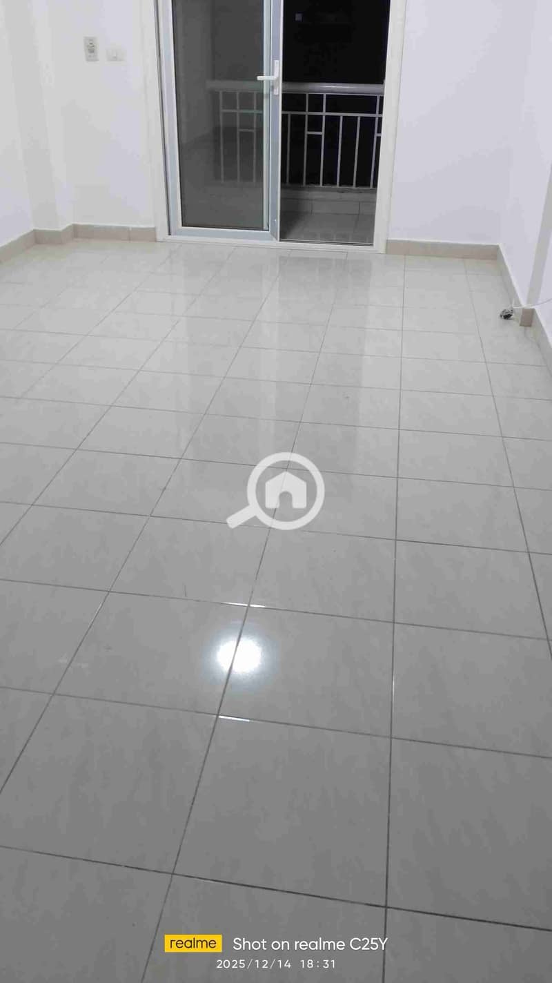 1000822029. jpg 1000822029. jpg