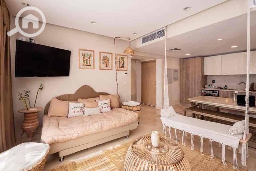 8 b01fb2a1-df34-4edb-be69-29c8dd8a985d. jpg