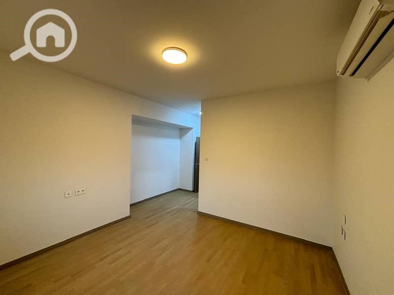 13 d33eb56e-b045-411f-a6b7-6e5eaa9f06e5. jpg