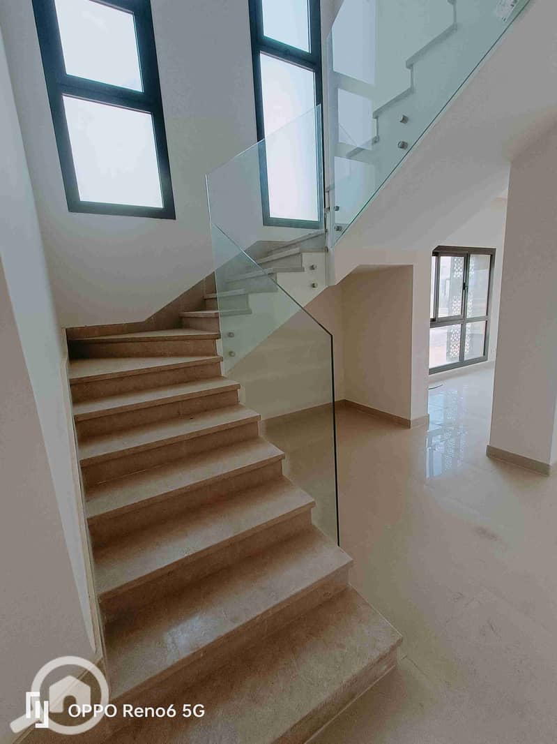 1000973379. jpg 1000973379. jpg